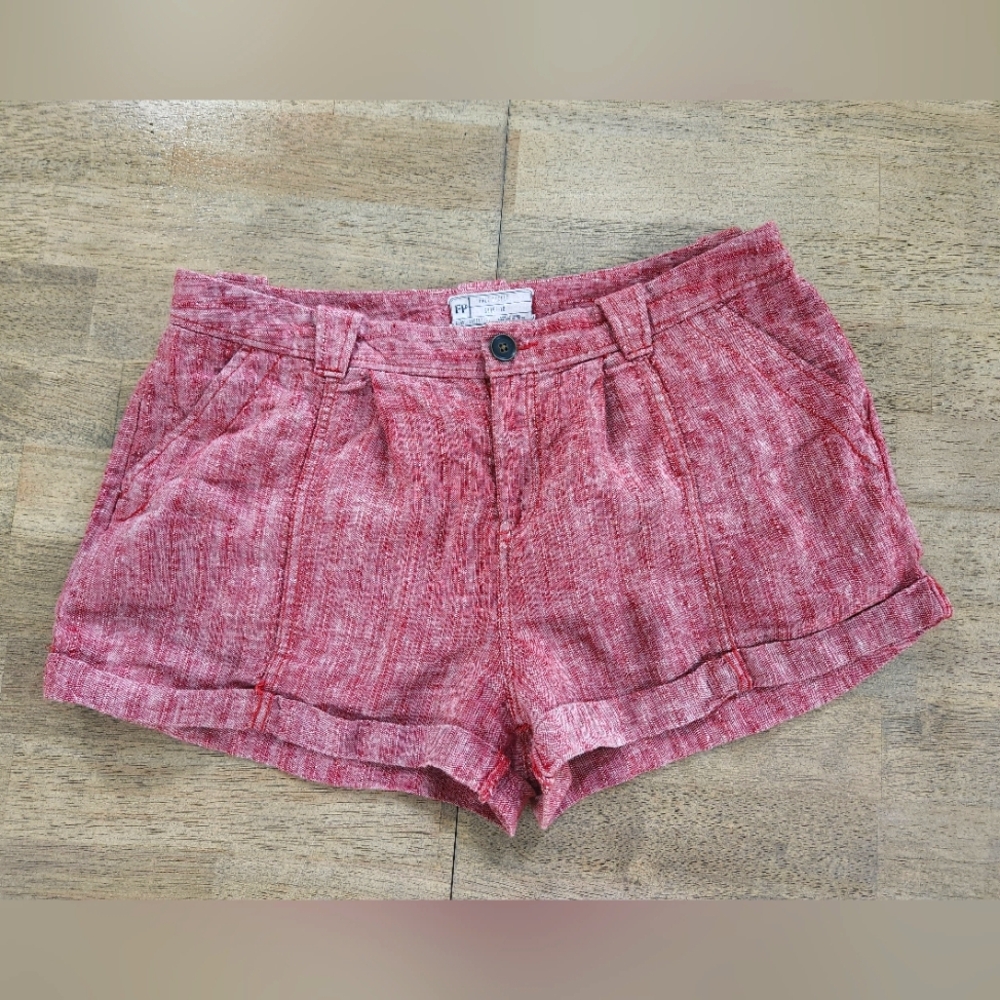 Free People 100% Linen Red Pleated Cuffed Boho Shorts Size 10 (B11)